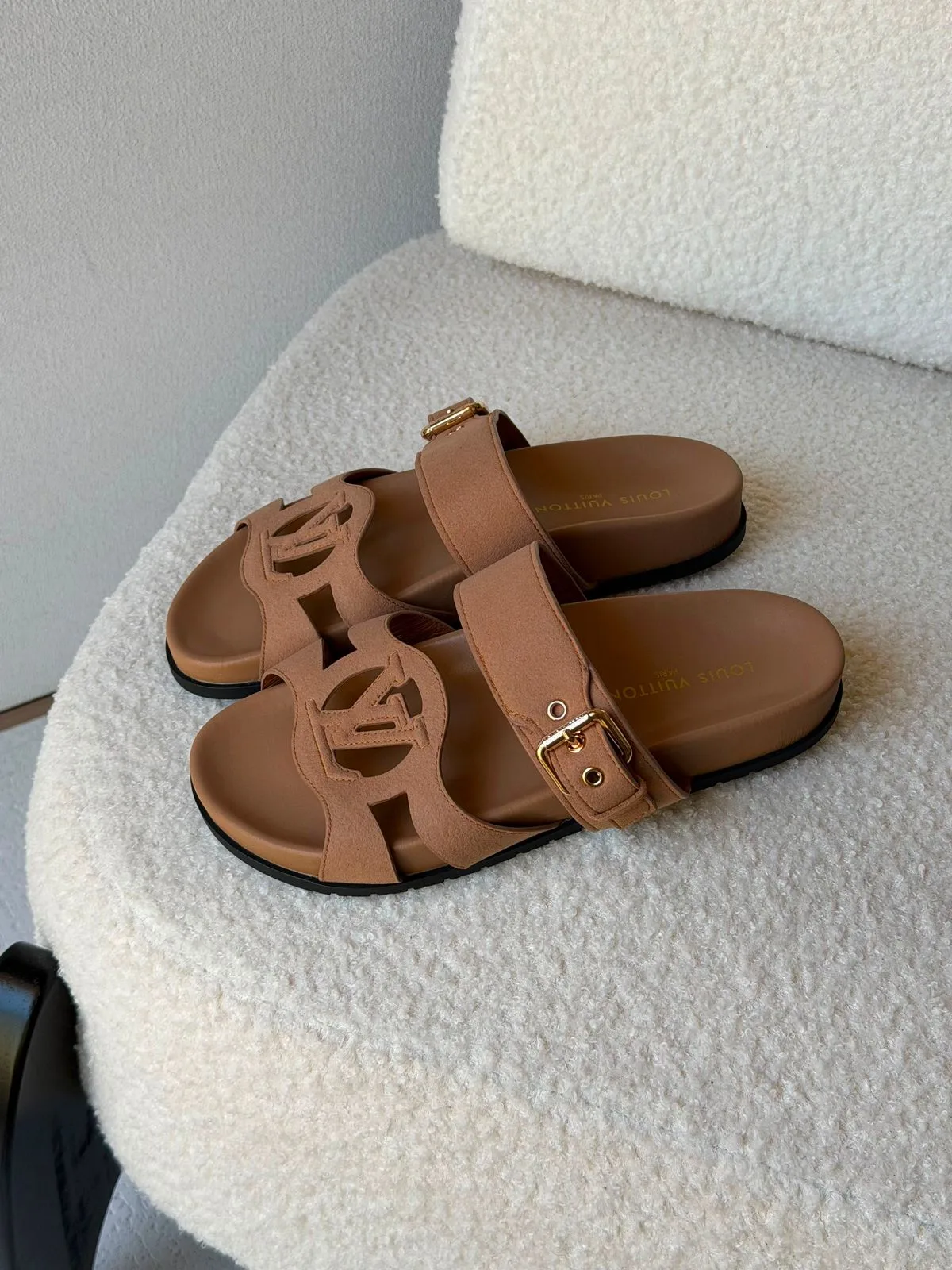Chypre LV Sandal | Luxury Leather Flat Sandals for Women
