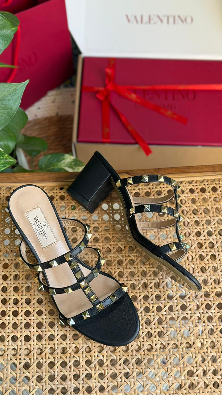 Pointed-Toe Slingback Heels