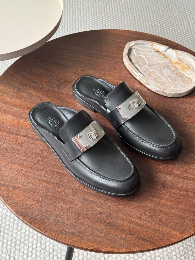 Hermes Iota mule