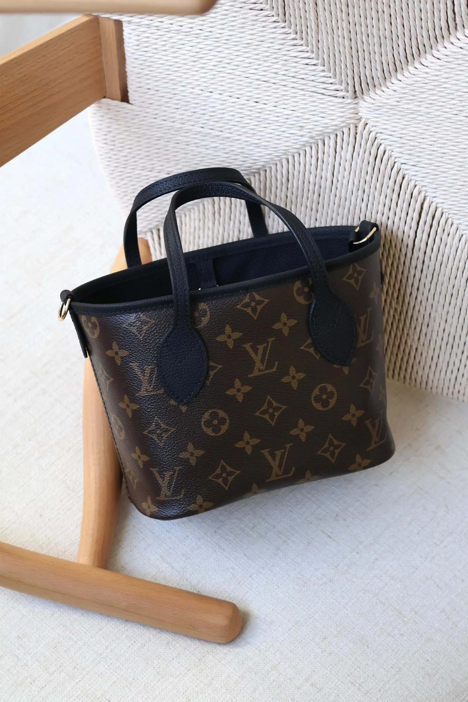 Louis Vuitton Neverfull Bandoulière Inside Out BB